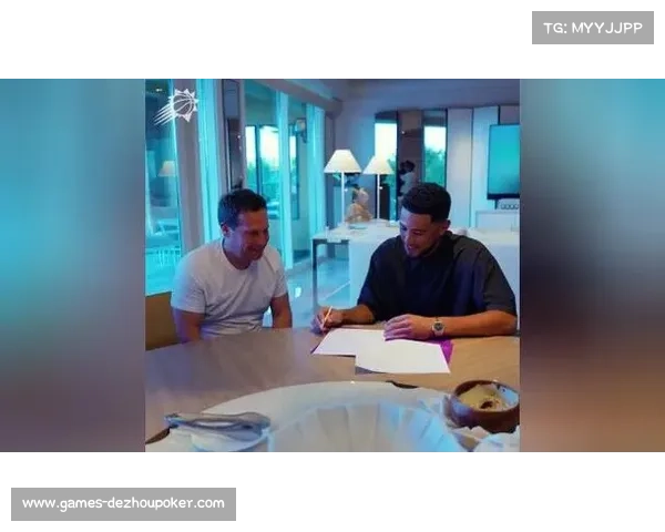 布克签下2年1.45亿续约合同 成为NBA提前续约年薪新纪录保持者 布克签下2年1.45亿续约合同 成为NBA提前续约年薪新纪录保持者