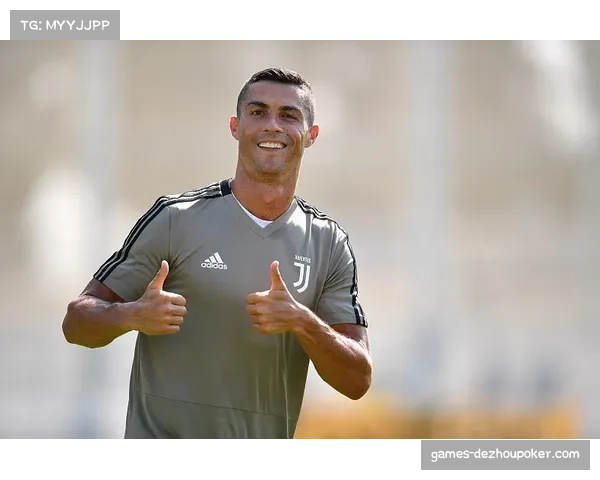 【英超联赛·人物动态·转会》尤文图斯有意租借曼联中场梅努,提供短期合同